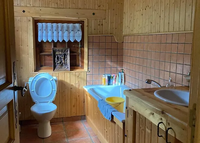 Refuge-style Mountain View Chalet *